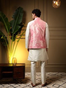 Conjunto de Kurta Estilo Koti Moderno y Tradicional en Tela de Seda Slub para Bodas y Fiestas - Product Image 5