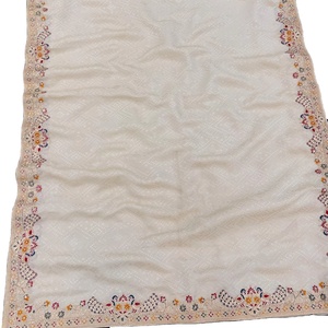 Radiance in Tradition Parampara Pure Tissue Silk Vêtements indiens et pakistanais Broderie perlée - Product Image 1