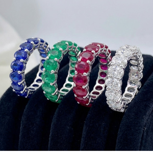 Joyería de entrega rápida, diseño especial, gama alta, platino, oro blanco, India, zafiro ovalado completo, piedra preciosa, anillo de eternidad, banda para dama - Product Image 4