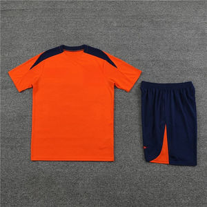 Conjunto de Camiseta y Pantalones Cortos de Fútbol Estilo Croacia 2026 al por Mayor, Uniforme de Entrenamiento de Fútbol Personalizado Rojo Blanco Azul - Product Image 2