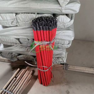 Ensemble balai et pelle en PVC à manche en bois du Vietnam, écologique, portable, ergonomique, durable, imperméable, 2-en-1 pour toilettes et meubles - Product Image 4