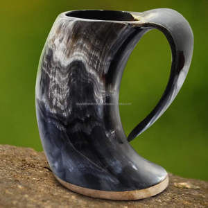 Meilleure qualité tasses à corne fabriquées à la main Unique Trinkhorn Cadeaux Corne à boire par Tayyab Handicraft en Inde - Product Image 2