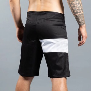 Shorts MMA pour hommes, couleur contrastée blanc et noir, très vendus, fabriqués par TEENS INDUSTRIES, meilleur fournisseur, prix raisonnable. - Product Image 2