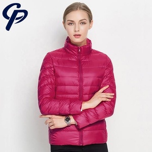 Chaqueta Acolchada de Punto Estilo Bomber para Mujer, Marca CP Sports Pakistan, Alta Calidad, Personalizable, Mangas Largas, Relleno de Algodón, Talla XL Premium - Product Image 4