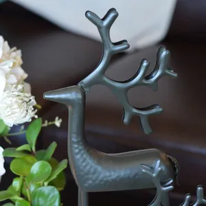 Figurine en fer plaqué or faite à la main, style animal moderne, pièce décorative pour la décoration résidentielle et les collections de designers - Product Image 3