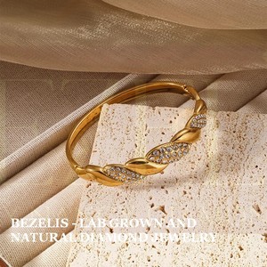 Brazalete de oro trenzado de lujo para mujer con racimo de diamantes de talla brillante redonda, ideal para regalo y fiesta, venta al por mayor. - Product Image 5