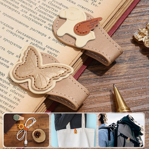 Marcapáginas de hoja de arce en cuero genuino premium, diseñado para una comodidad de lectura duradera, a la venta a un precio muy asequible. - Product Image 4