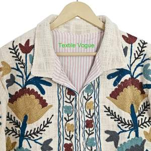 Veste en velours blanc Suzani brodée à la main, veste bohème pour femmes, veste artisanale ethnique faite à la main, style vintage, manteau bohème - Product Image 3
