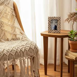 Support en bois et résine de style nordique - Product Image 4