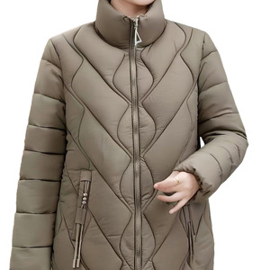 Manteau d'hiver épais et chaud pour <span class=keywords><strong>femme</strong></span>, en tissu doux et moelleux, imperméable, coupe-vent et durable, idéal pour la maison, les loisirs et les sorties. - Product Image 2