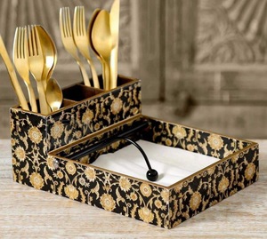 Organizador de utensilios de mesa multifuncional hecho a mano con impresión MDF, rectangular, con pintura para hornear, soporte para cubiertos, caja de pañuelos y estante metálico. - Product Image 4