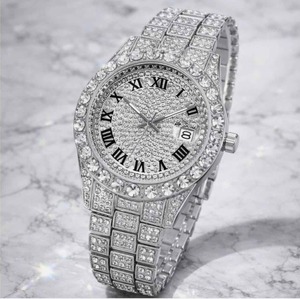 Reloj Hip Hop VVS con diamantes incrustados y esfera grande, ideal para un estilo moderno y urbano, disponible al mejor precio. - Product Image 3