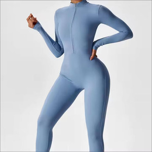 Combinaison de sport athlétique en spandex pour femme, à manches longues, zippée, pour fitness et yoga, une pièce, fabriquée par Twin City - Product Image 6