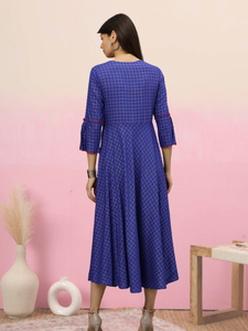 Kurta Anarkali Azul a Cuadros de Rayón para Mujer con Cuello Redondo y Mangas Acampanadas Estilo Helado, Diseño Étnico Global Informal - Product Image 4