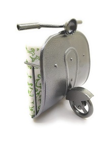 Plateau à snacks en métal au design tendance, avec plusieurs compartiments pour servir des snacks, des bonbons, des noix et des fruits secs lors de fêtes et à la maison. - Product Image 3