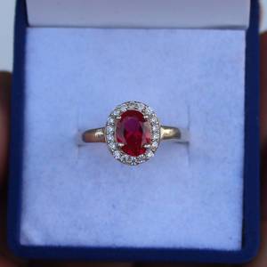 แหวนเงินแท้ประดับทับทิมรูปไข่ แหวนหมั้นประจำเดือนกรกฎาคม ของขวัญเครื่องประดับอัญมณีสำหรับเธอ - Product Image 1