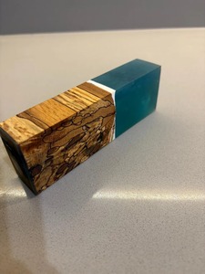 SAZ ENTERPRISES Bloc de manche de couteau personnalisé en bois et résine hybride pour la fabrication artisanale de couteaux de cuisine et de chasse - Product Image 3