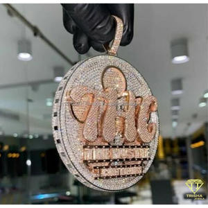 Pendentif Hip Hop personnalisé exclusif avec sertissage de diamants de laboratoire entièrement incrustés et finition argentée - Product Image 3