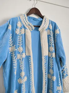 Veste longue en velours bleu ciel de qualité supérieure, brodée de fleurs, style bohème, manches longues, col montant, vêtements d'extérieur pour femmes pour l'hiver - Product Image 3