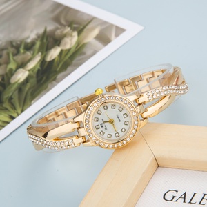 Reloj de Lujo NW1466 con Diseño de Marca, Oro K, Diamantes y Cristales, con Brazalete - Product Image 2