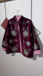 Veste en velours brodée de fleurs faite à la main, manteau bohème Suzani - Product Image 2