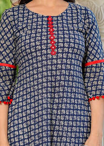 Kurta Dupatta Azul para Mujer, de Algodón Cambray con Estampado Floral, Cuello Redondo, Mangas Tres Cuartos, con Detalles de Espejo, Ropa Étnica - Product Image 5