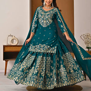 Ensemble de robe lehenga brodée vert turquoise pour femmes |   Robe Anarkali avec broderie en fil épais et travail Zari |   Tenue de fête festive - Product Image 1