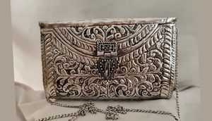 Metal Envelope Clutch With Diamond Lattice Pattern Chain Strap Flap Closure Stylish Evening Party <b>Bag</b> - Product Image 3
