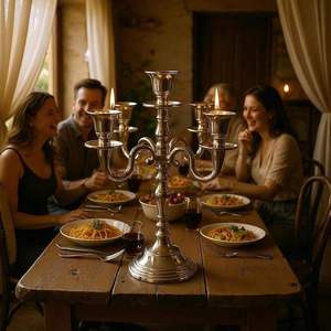 Élégant porte-bougie en aluminium argenté, support à bougies moderne et luxueux, centre de table décoratif pour ambiance chaleureuse à prix abordable - Product Image 1