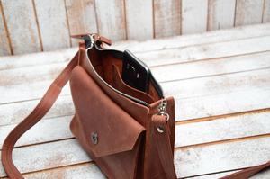 Sac à main et sac à bandoulière en cuir fait main pour femme fermeture à glissière minimaliste LCS-0088C petit sac à main cadeau - Product Image 2