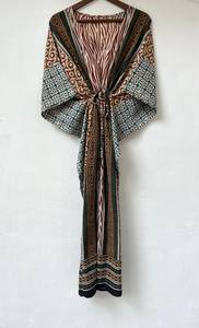 ชุดคลุมชายหาดลายสัตว์แบบใหม่ คอวี ปิดด้วยเชือกผูก ทรงปล่อยชายระบาย ผ้าฝ้ายอินเดียเนื้อนุ่ม แต่งลูกไม้ ยาวเต็มตัว สำหรับผู้หญิง - Product Image 4