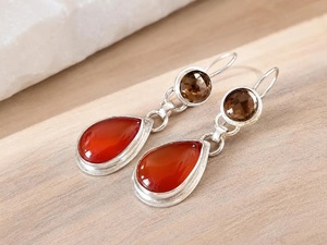 Boucles d'oreilles pendantes en argent sterling 925 avec cornaline naturelle et topaze fumée, bijoux artisanaux en pierres précieuses, élégantes et remarquables - Product Image 1