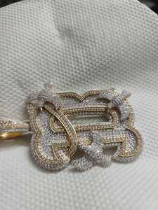 Colgante de Letra con Diamantes de Moissanita para Hombre, Estilo Hip Hop, Micro Pavé, Corte Brillante Redondo, Amuleto Temático, Estilo para Uso Diario - Product Image 5