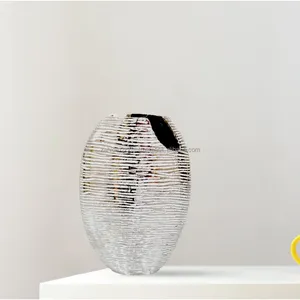 Vase à fleurs élégant et moderne en métal, centre de table transparent au design côtier, portable, export en gros, fabricant et fournisseur - Product Image 3