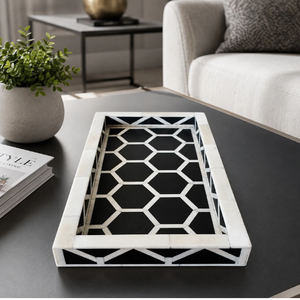 Plateau rectangulaire noir avec incrustation d'os, décor floral délicat et poignées découpées sur les côtés, disponible à prix de gros. - Product Image 5