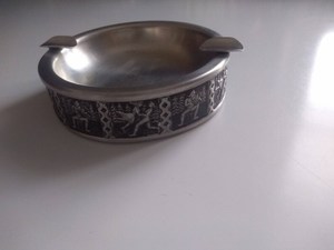 Cendrier en métal design avec couvercle, fait main, forme et taille personnalisées, pour cigarettes, fabriqué en Inde - Product Image 2