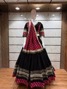 Traditional Indian Pakistani <b>Women</b> <b>Lehenga</b> Choli Green Embroidered Floor-Length Loose Fit Wedding Wear - Product Image 5