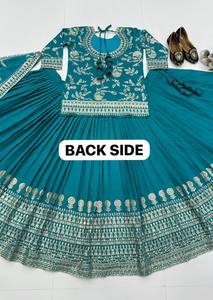 Último modelo de lehenga indio con kurta, tela de seda y espejos auténticos. Precioso diseño pakistaní personalizable, listo para usar. - Product Image 4