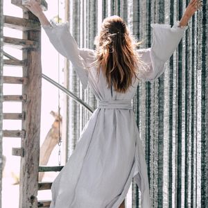 ชุดกิโมโนผ้าลินินสีเทา ผ้าลินินธรรมชาติ คาฟตันและเสื้อคลุมสไตล์โบโฮแบบมีชายครุย เสื้อไซส์ใหญ่สำหรับผู้หญิง เสื้อแจ็คเก็ตผู้หญิงสำหรับใส่ในชีวิตประจำวัน - Product Image 3