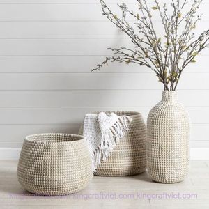 แจกันตั้งพื้นสานจากหญ้าทะเลสไตล์วินเทจธรรมชาติ แจกันตกแต่งโต๊ะหลากสีสัน สำหรับบ้าน สำนักงาน โรงแรม ผู้ผลิตโดยตรงจากเวียดนามสำหรับ FBA - Product Image 1