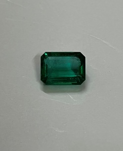 Emerald 4.10 Cts รูปทรงแปดเหลี่ยมจากแหล่งกำเนิดของแซมเบียที่มีความคมชัดสูงตัด Lusture และสีโดย Sadiya International - Product Image 3