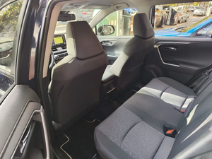 Toyota RAV4 2.5 Híbrido Dinámico SUV Automático Gasolina-Eléctrico AWD Vehículo Familiar Eficiente en Consumo de Combustible - Product Image 6