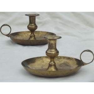 Candelabro Portátil de Metal con Acabado de Latón Tradicional, con Asa para el Dedo, para Eventos Religiosos, Festividades y Cenas - Product Image 3