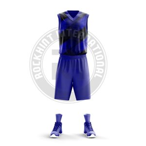 Tenue de basketball pour la performance athlétique, fabriquée en tissu polyester assurant un confort de mouvement facile et une grande résistance - Product Image 1