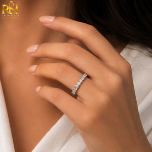 Anillo de Eternidad con Diamantes Cultivados en Laboratorio de 2.5mm, Color DEF, Corte Brillante, con Garras Compartidas, Sólido |   Joyería Fina de Lujo en Oro de 9K, 14K y 18K - Product Image 4
