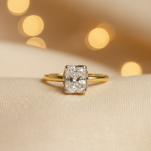 แหวนหมั้นเงินแท้ 925 ประดับโมอิสซาไนต์ทรงเรเดียนท์คัท 2.10 กะรัต ดีไซน์คลาสสิคทรงดอกบัว เหมาะสำหรับเป็นของขวัญวันครบรอบแต่งงานและงานปาร์ตี้ - Product Image 4