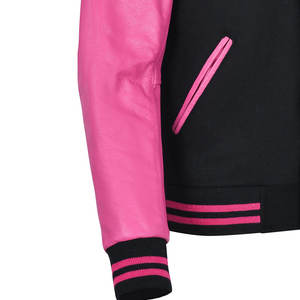 Chaqueta Varsity con Capucha, Mangas de Cuero Sintético, Diseño Clásico de Dos Tonos para Atletas Universitarios, Personalización Completa con Logotipo Frontal - Product Image 4