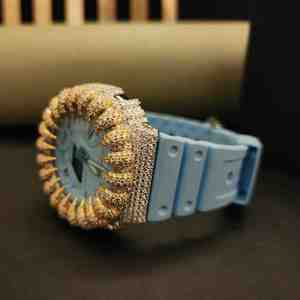 Montre unique à cadran rond en moissanite avec demi-entoilages et bracelet en caoutchouc - Product Image 2