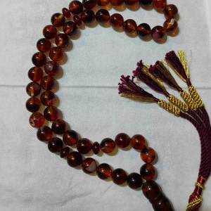 Tasbih de luxe islamique en résine écologique fait main par un designer - Product Image 1