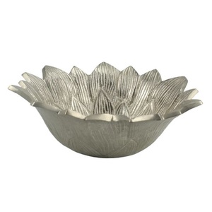 Cuenco para Servir Botánicos con Acabado de Níquel Premium, Detalle de Pétalos Texturizados, Metalería Moderna Plateada, Centro de Mesa Decorativo - Product Image 1